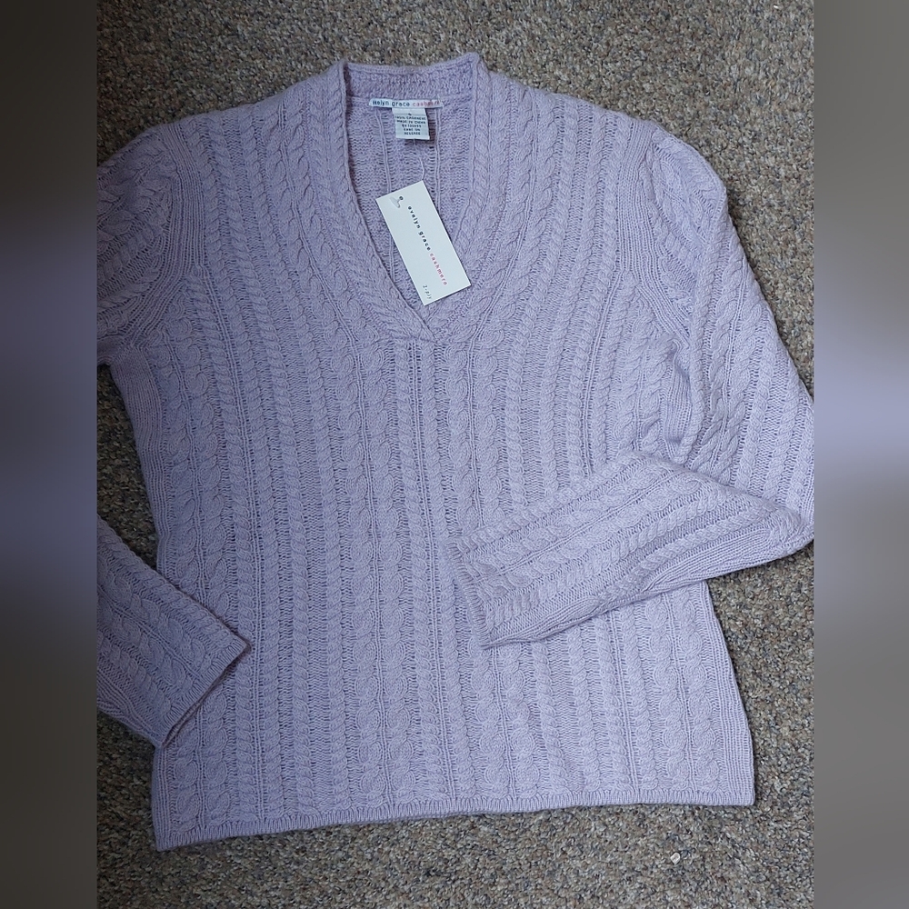 Nwts Evelyn Grace 2 Ply Cahmere Lilac V-Neck Cable Knit Sweater